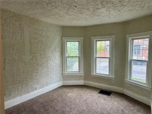 $114,900 | 933 Jefferson Avenue, Rochester, NY 14611