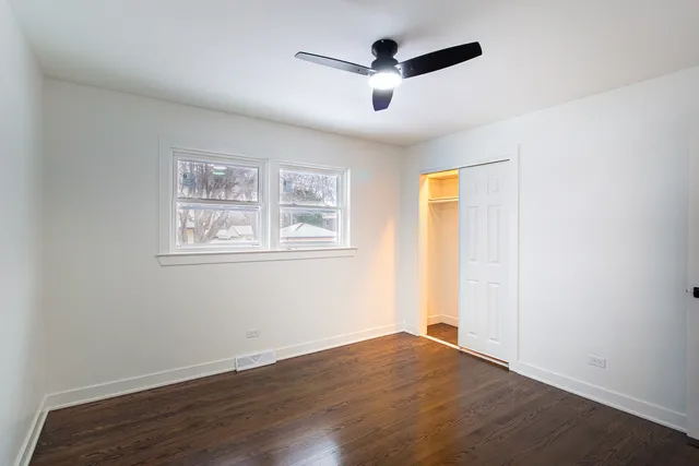 $365,000 | 9558 South Sacramento Avenue, Evergreen Park, IL 60805