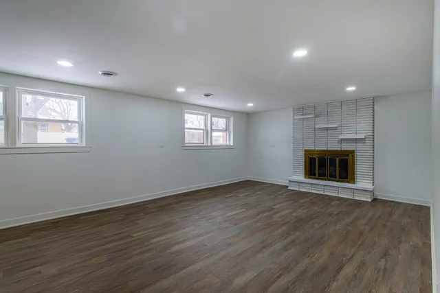 $365,000 | 9558 South Sacramento Avenue, Evergreen Park, IL 60805