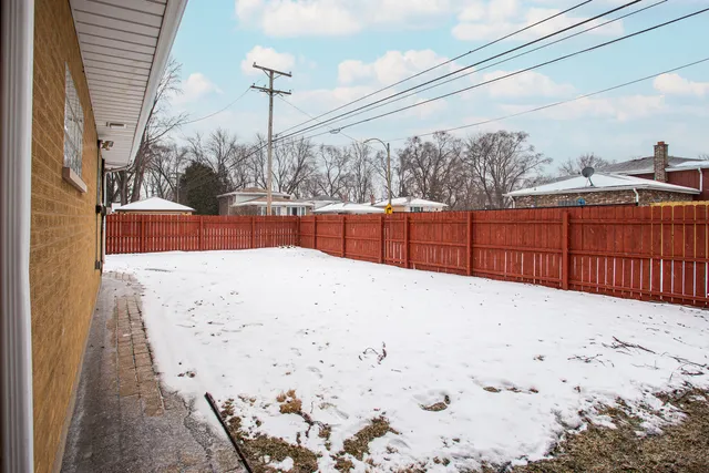 $365,000 | 9558 South Sacramento Avenue, Evergreen Park, IL 60805