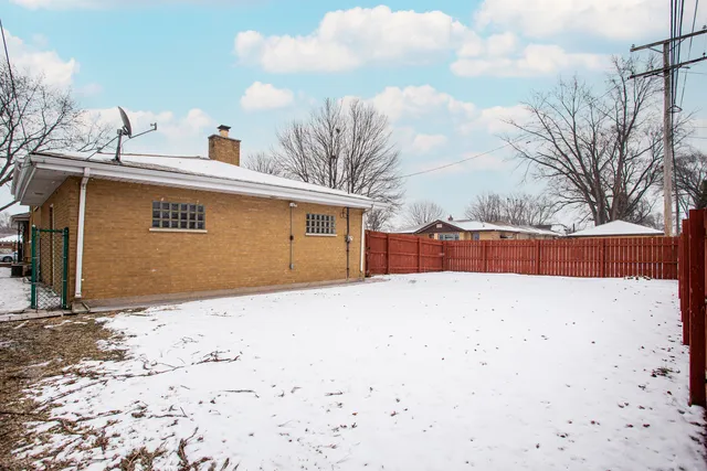 $365,000 | 9558 South Sacramento Avenue, Evergreen Park, IL 60805