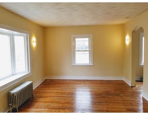 90 Braddock Street Springfield, MA 01109 - Photo 5 of 16 Gallery Image 5