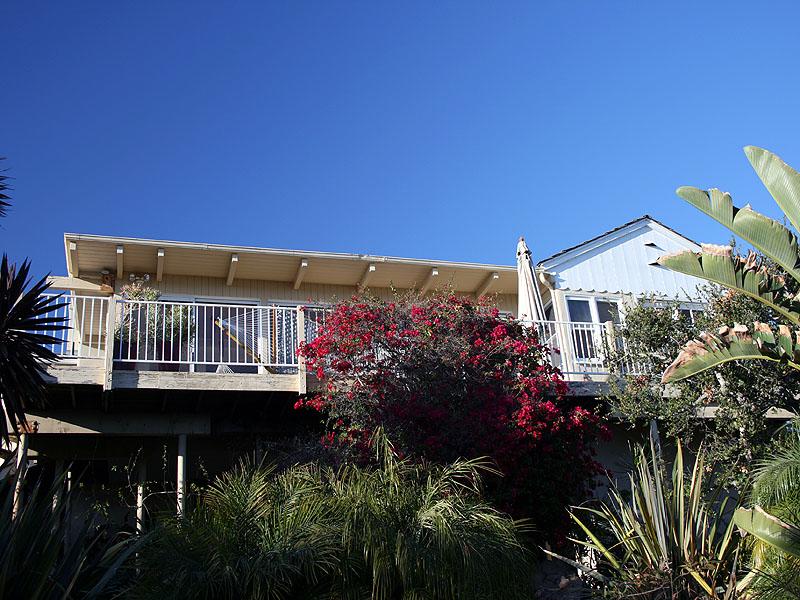 16 Rubio Road Santa Barbara, CA 93103 - Photo 17 of 23 a view of a balcony with a deck