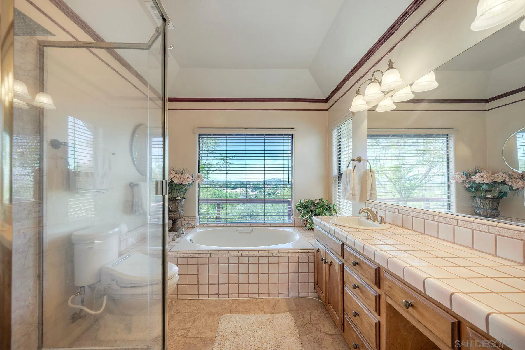 1419 Rimrock Drive Escondido, CA 92027 - Photo 22 of 47 Primary Bath/Spa