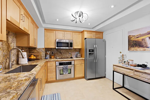 $5,000 | 3450 South Ocean Boulevard, Unit 610, Palm Beach, FL 33480