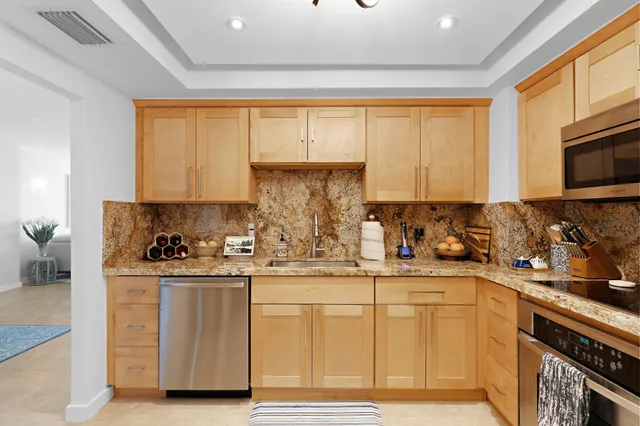 $5,000 | 3450 South Ocean Boulevard, Unit 610, Palm Beach, FL 33480