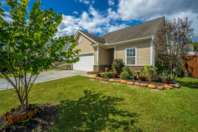 $319,000 | 419 Thoroughbred Drive, Moncks Corner, SC 29461