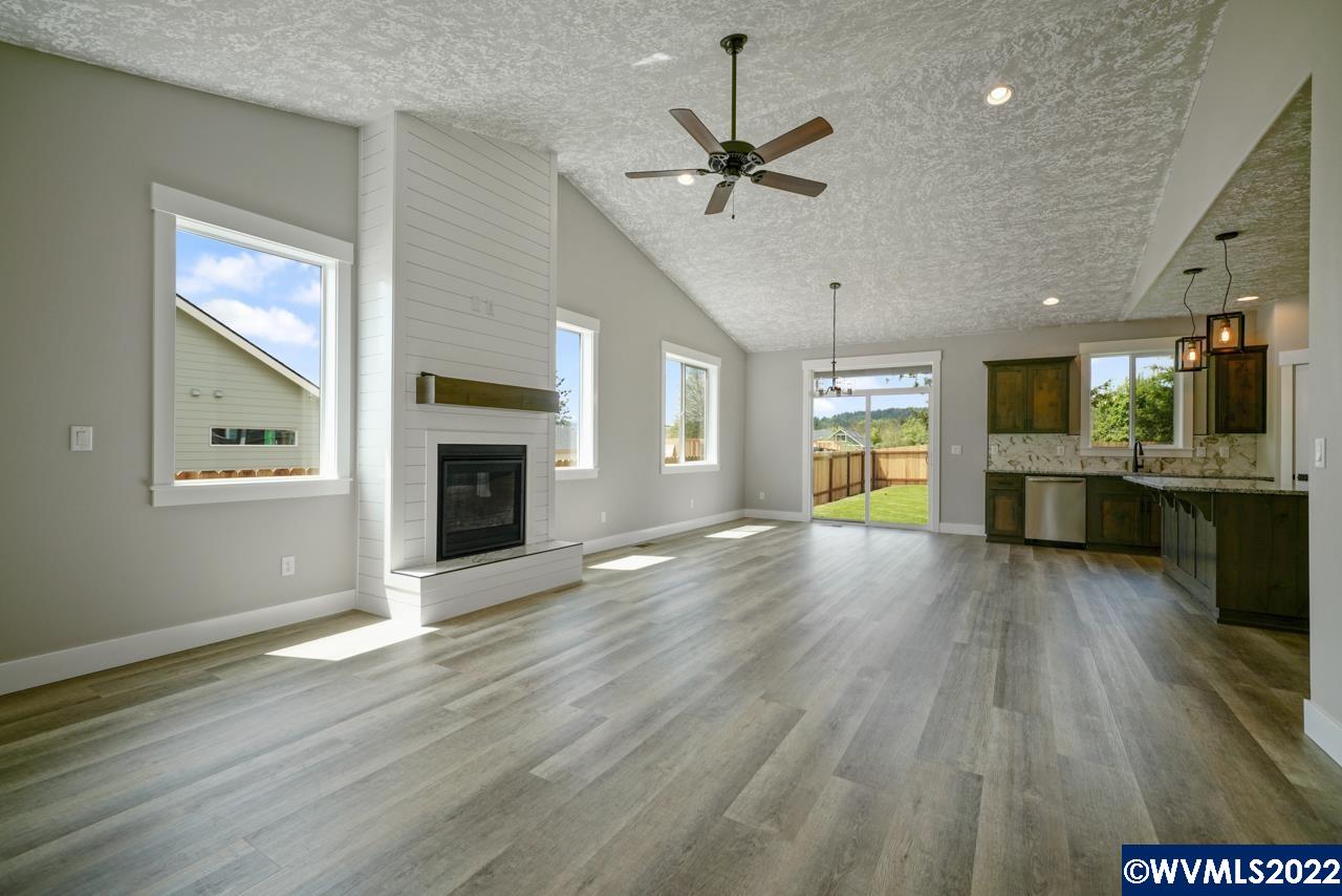 1621 Southwest Ellis Street Dallas, OR 97338 - Photo 14 of 34 Gallery Image 14