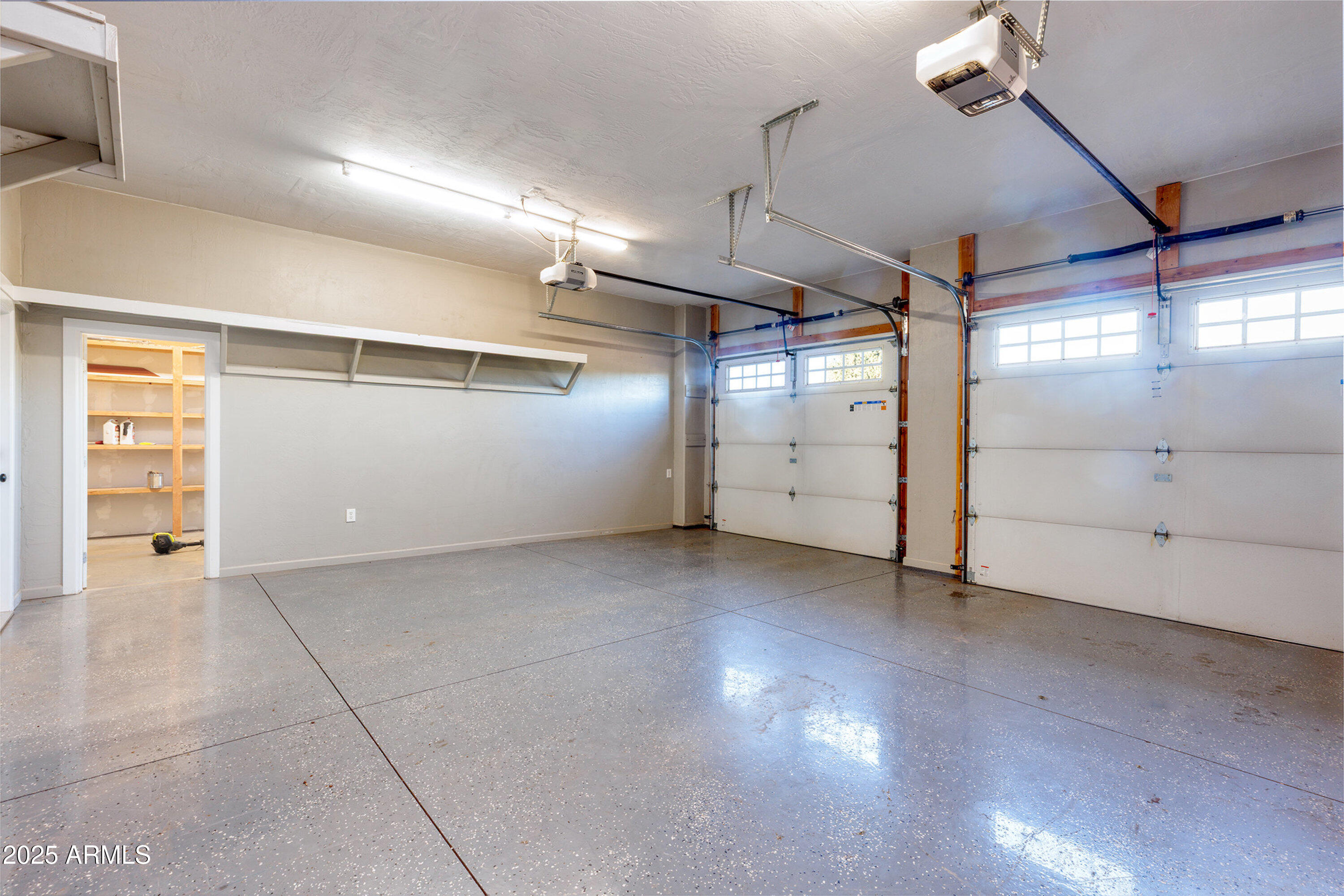 981 Oak Grove Road Show Low, AZ 85901 - Photo 45 of 61 a view of a garage