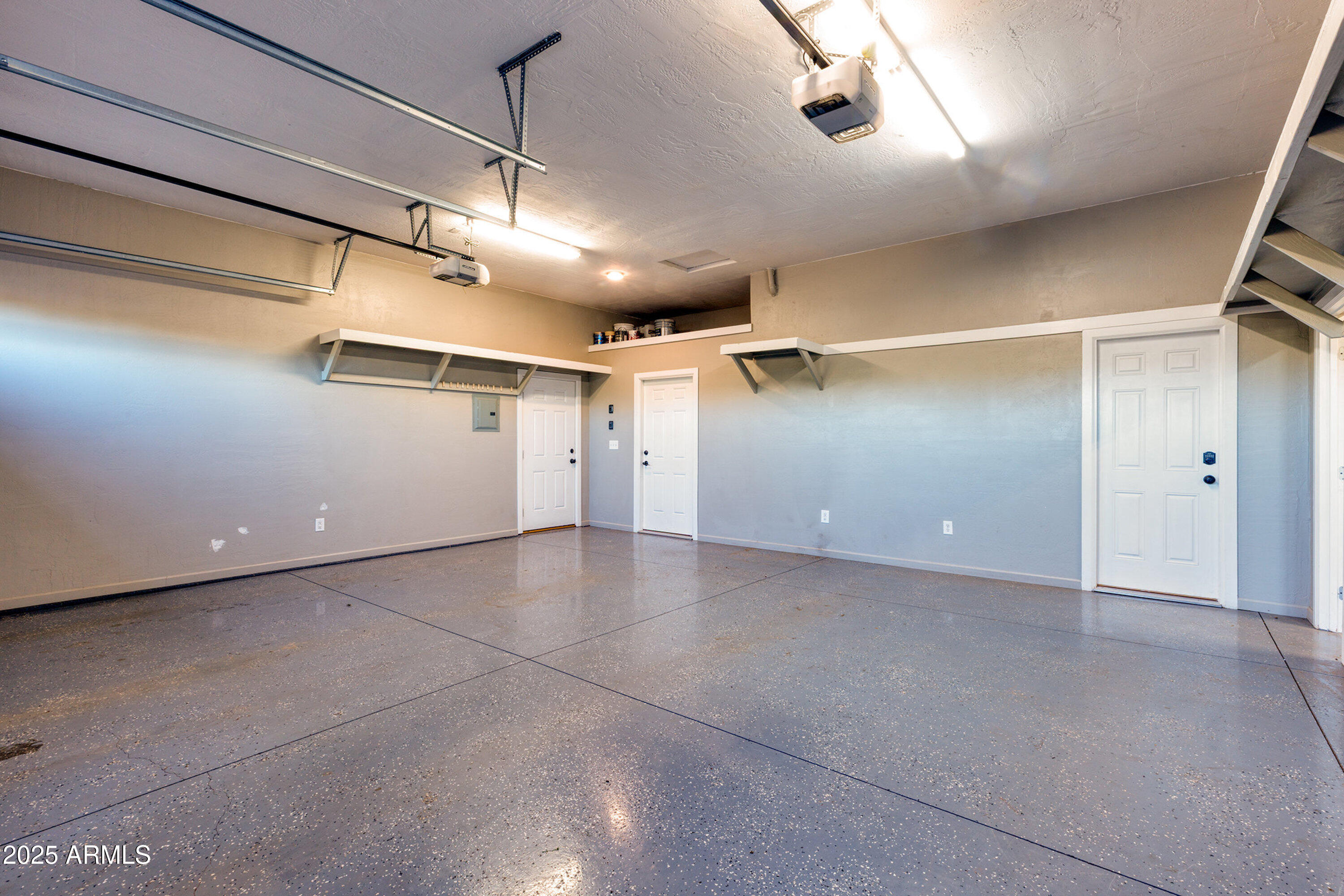 981 Oak Grove Road Show Low, AZ 85901 - Photo 47 of 61 Garage