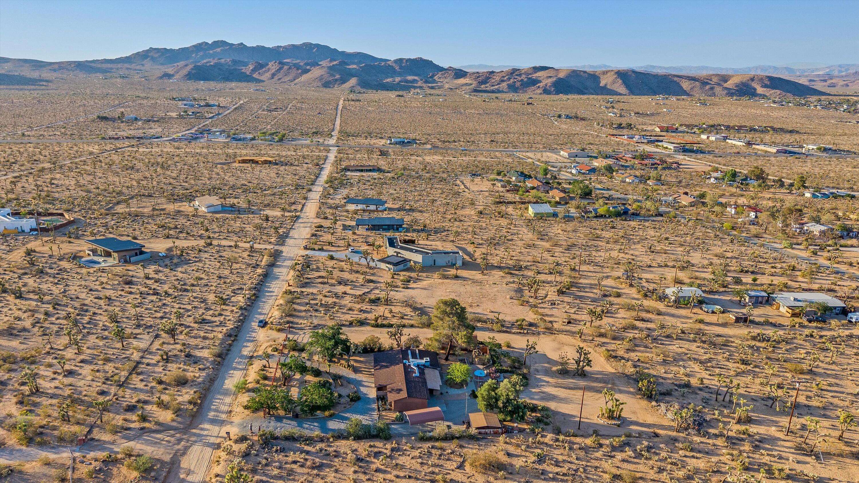 6785 Saddleback Road Joshua Tree, CA 92252 - Photo 50 of 50 a view of city and mountain