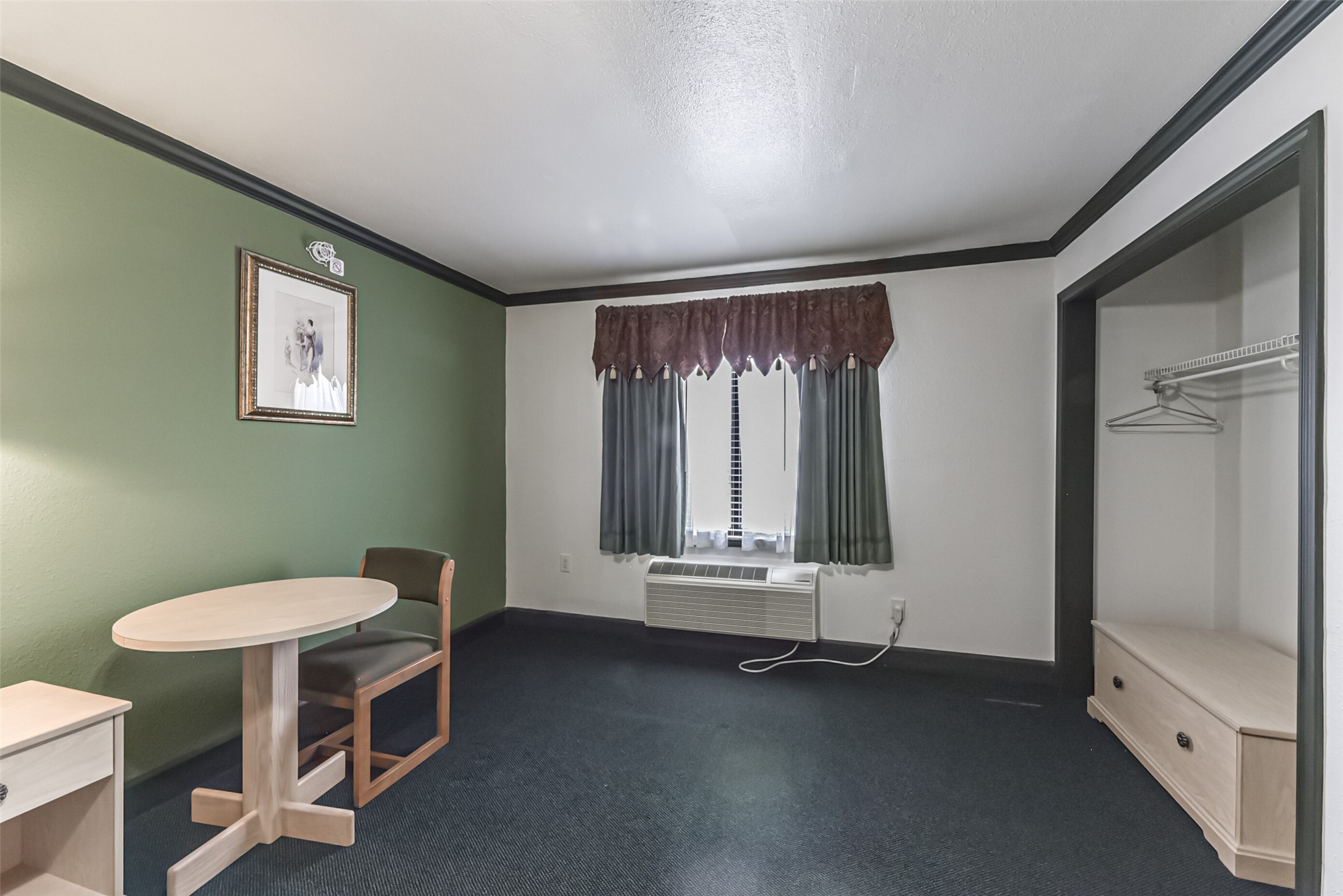 1025 Swanson Street, Unit 313 Houston, TX 77030 - Photo 11 of 25 a bathroom with a sink and a mirror