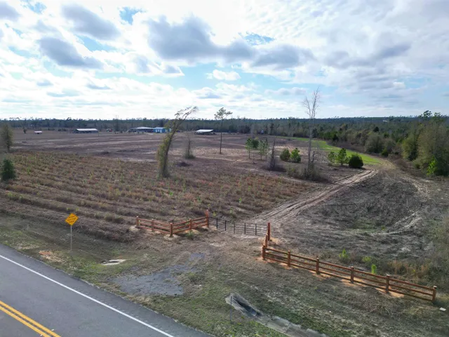 $169,900 | 12040 Highway 73, Clarksville, FL 32430