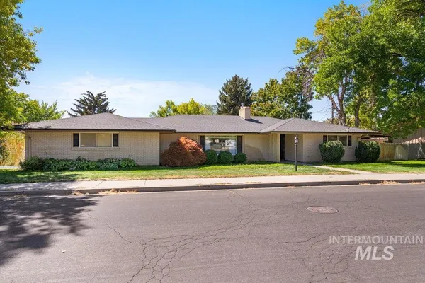 $419,000 | 2138 Hillcrest Drive, Twin Falls, ID 83301