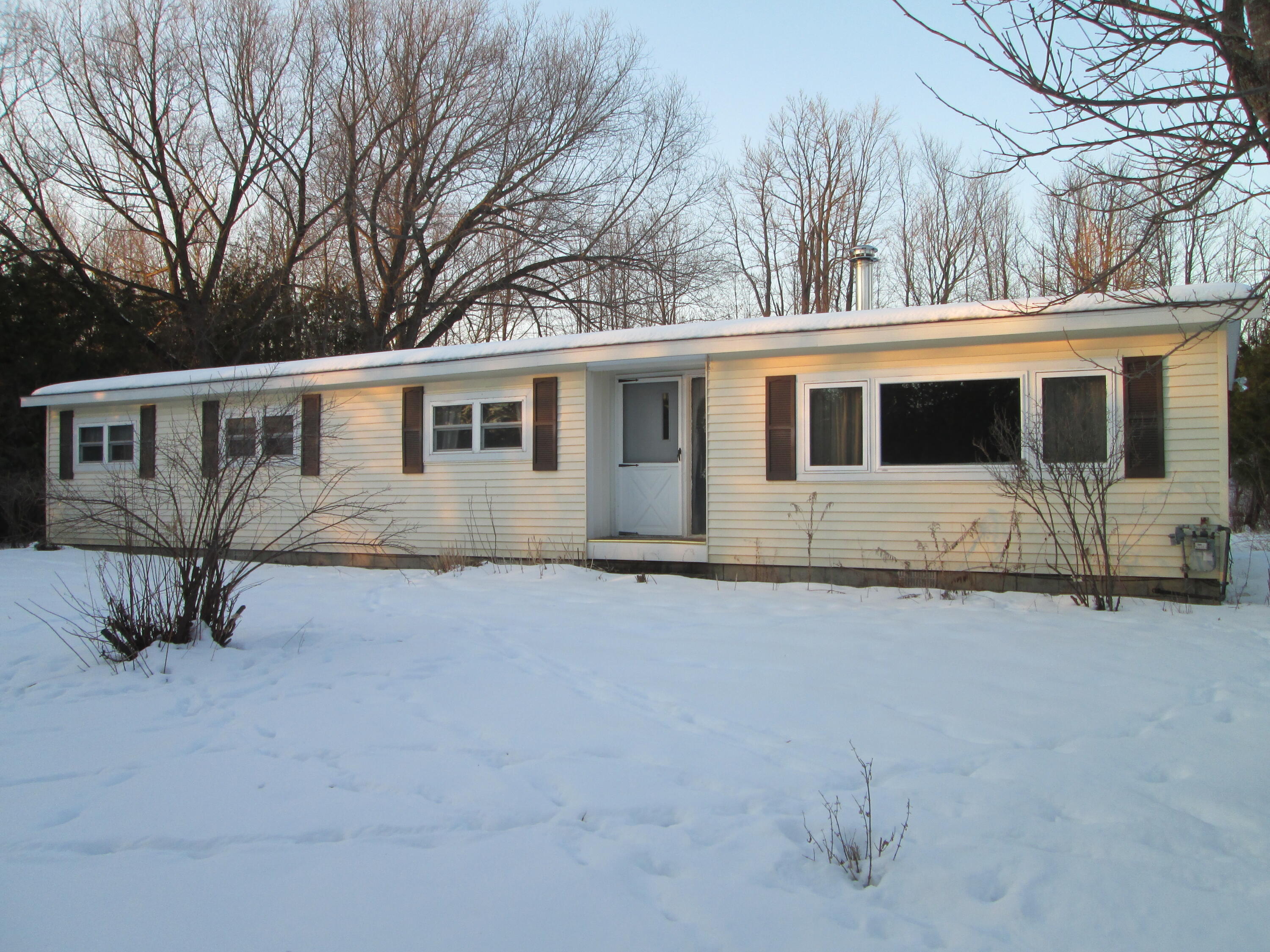 832 Foot Road Cheboygan, MI 49721 - Photo 2 of 25 Gallery Image 2