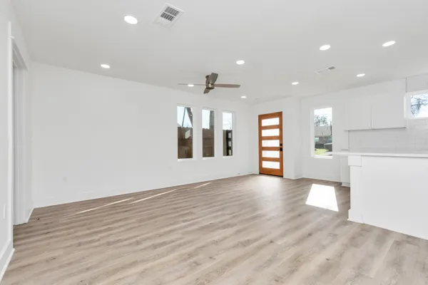 $1,850 | 7604 De Priest Street, Unit B, Houston, TX 77088