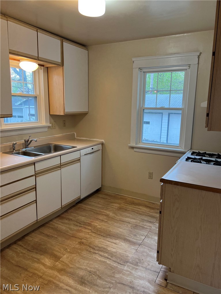 2616 Idlewood Road Cleveland Heights, OH 44118 - Photo 5 of 16