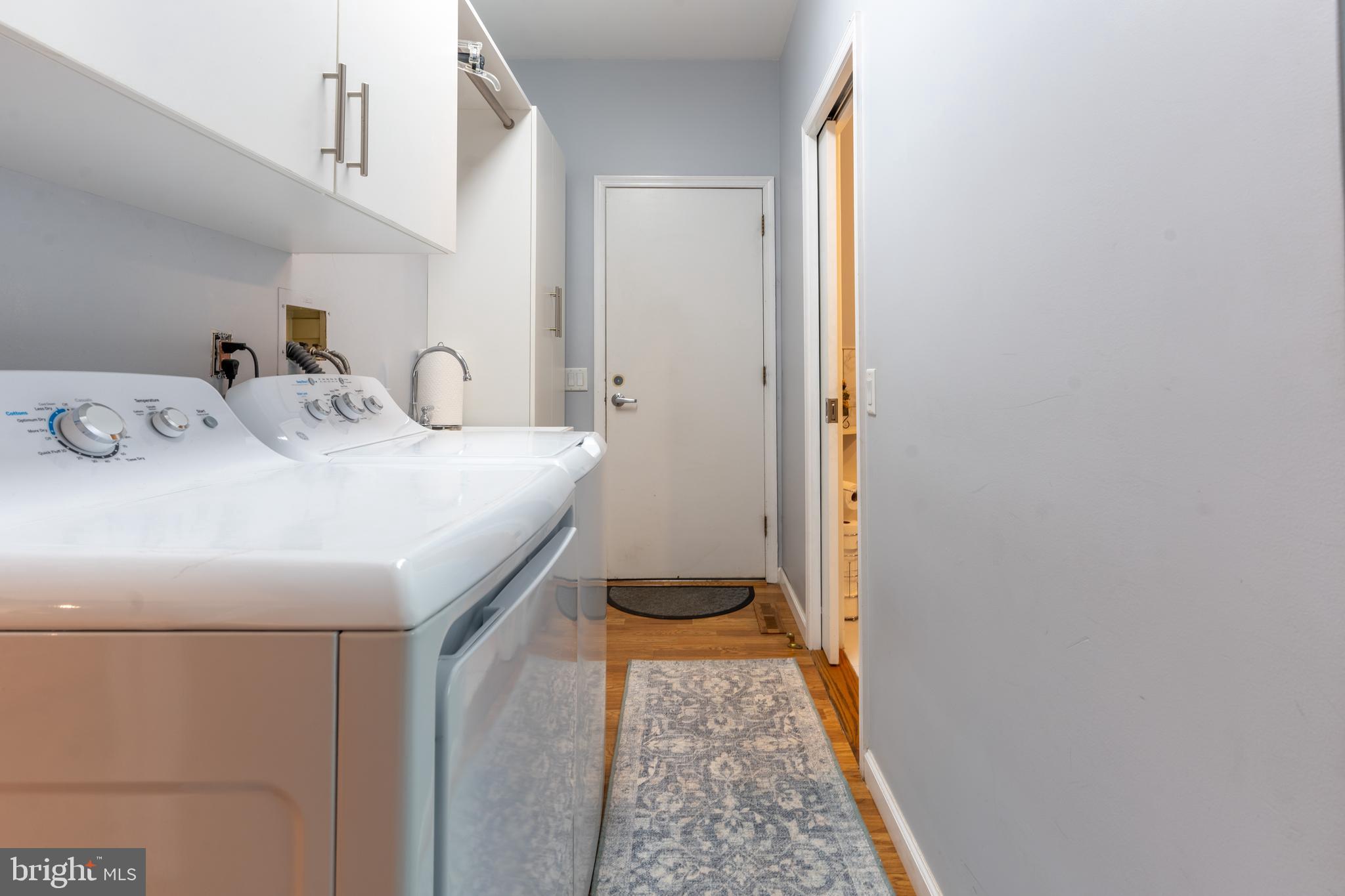 925 Morgan Road Jenkintown, PA 19046 - Photo 35 of 83 a en suite bathroom with a granite countertop sink and a mirror