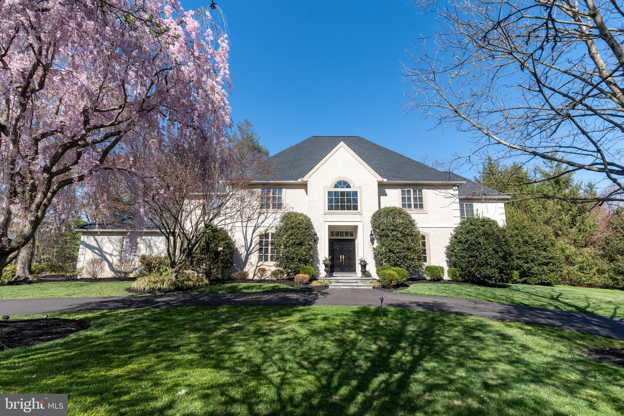 925 Morgan Road Jenkintown, PA 19046 - Photo 4 of 83 a front view of a house with a yard