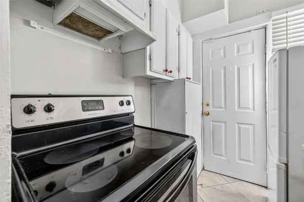 $1,150 | 907 West Gray Street, Unit 1, Houston, TX 77019