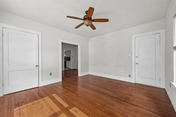 $1,150 | 907 West Gray Street, Unit 1, Houston, TX 77019