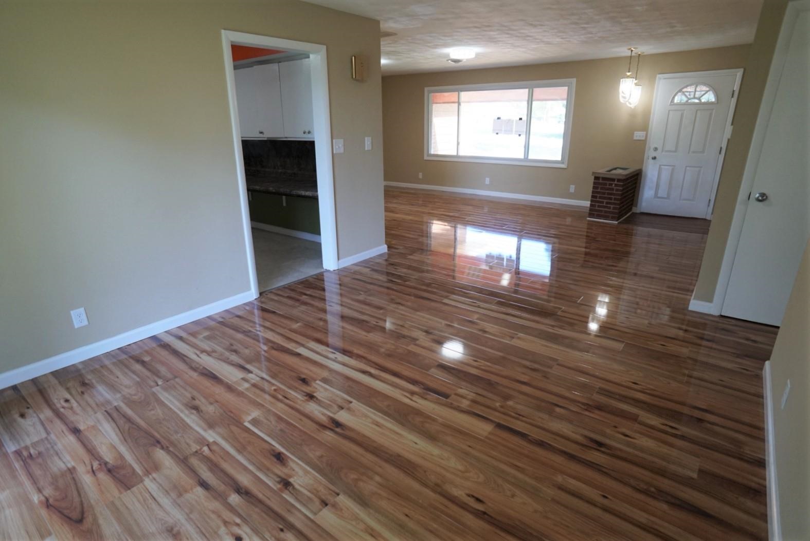 2802 Ridgeway Drive Fort Wayne, IN 46816 - Photo 3 of 21 Gallery Image 3