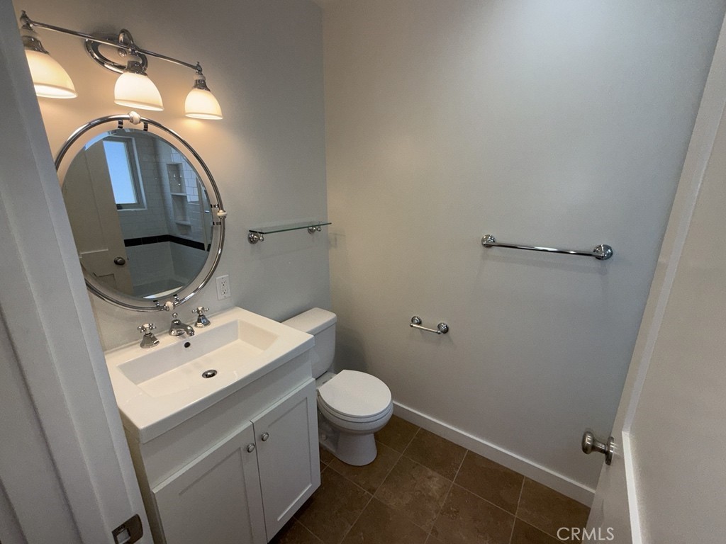 2746 North Kenneth Road Burbank, CA 91504 - Photo 17 of 29