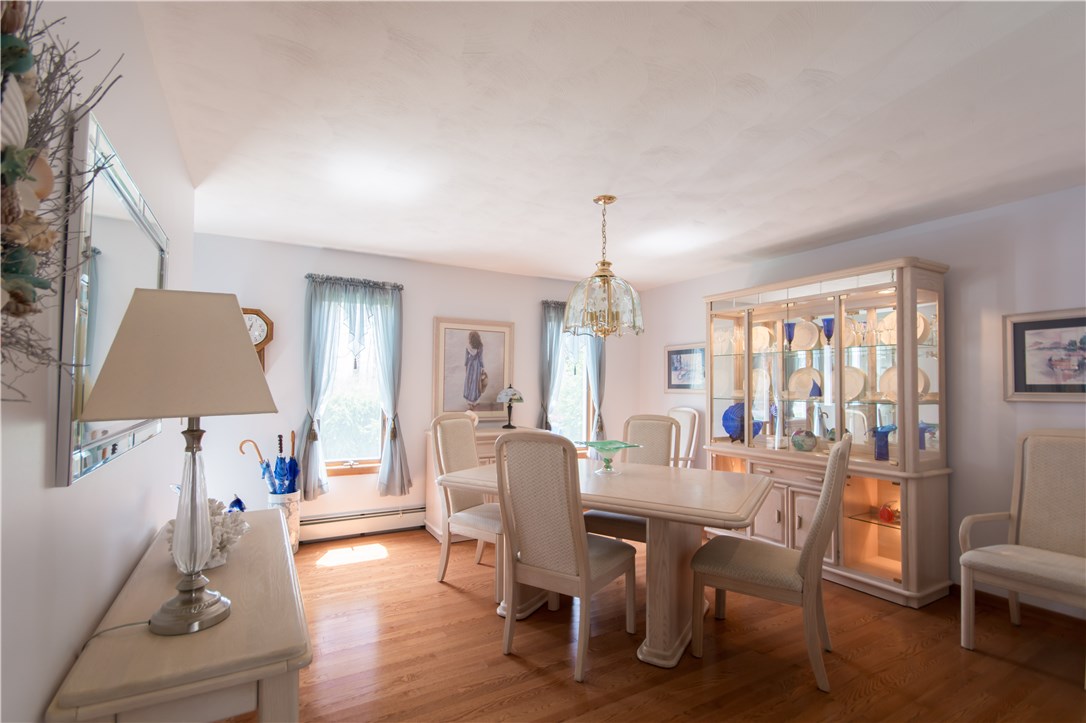 17 Melrose Road Bristol, RI 02809 - Photo 8 of 26