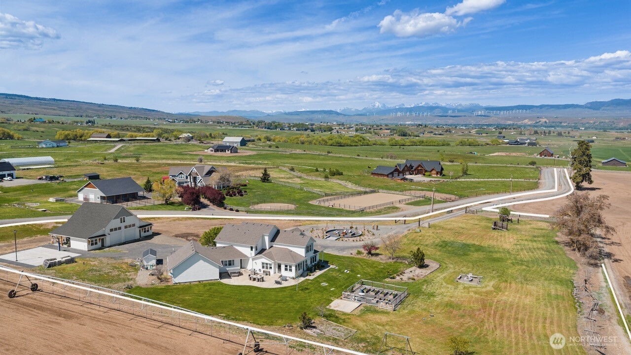 3920 Weaver Road Ellensburg, WA 98926 - Photo 36 of 40 a view of a swimming pool with a chairs