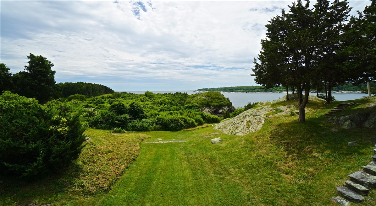 216 Highland Drive Jamestown, RI 02835 - Photo 12 of 39