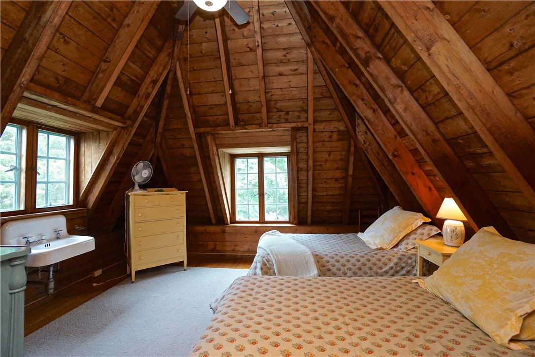 216 Highland Drive Jamestown, RI 02835 - Photo 28 of 39 All generously proportioned!