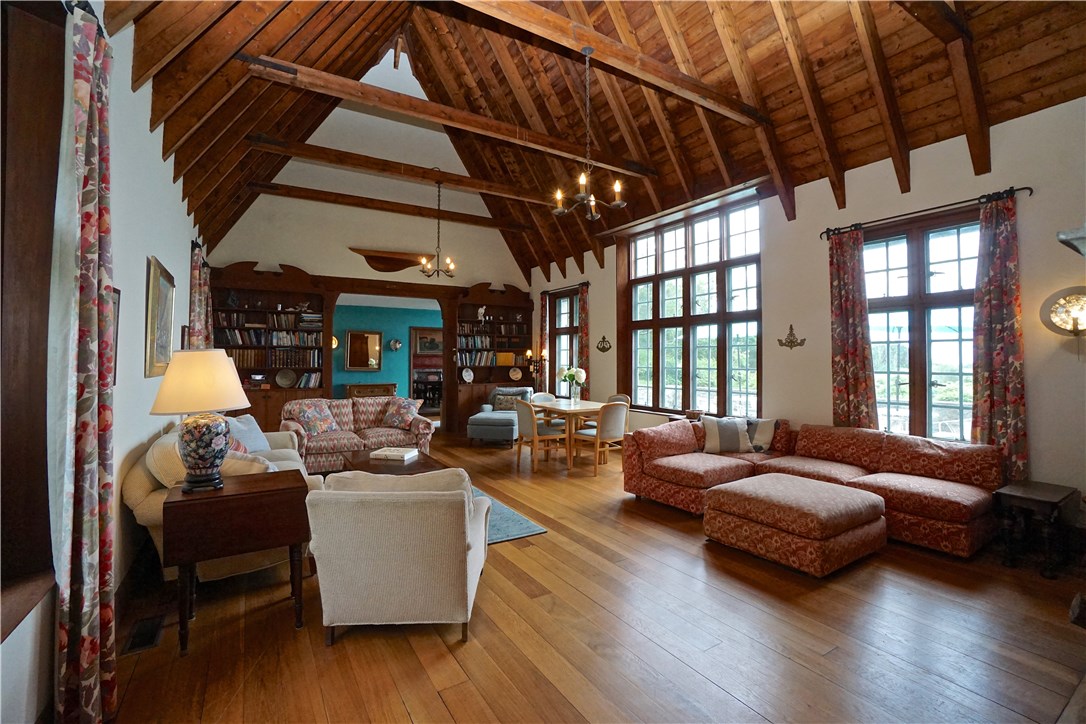 216 Highland Drive Jamestown, RI 02835 - Photo 8 of 39 This wonderful gathering space is 28' x 19'. This room also has access to the terrace.