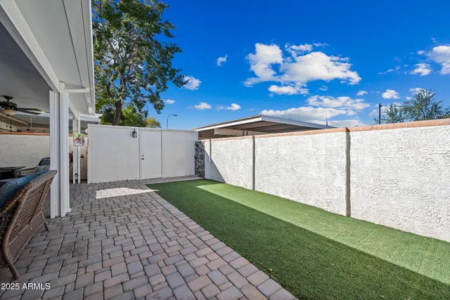 a view of back yard of the house