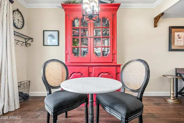 a view of a livingroom with furniture