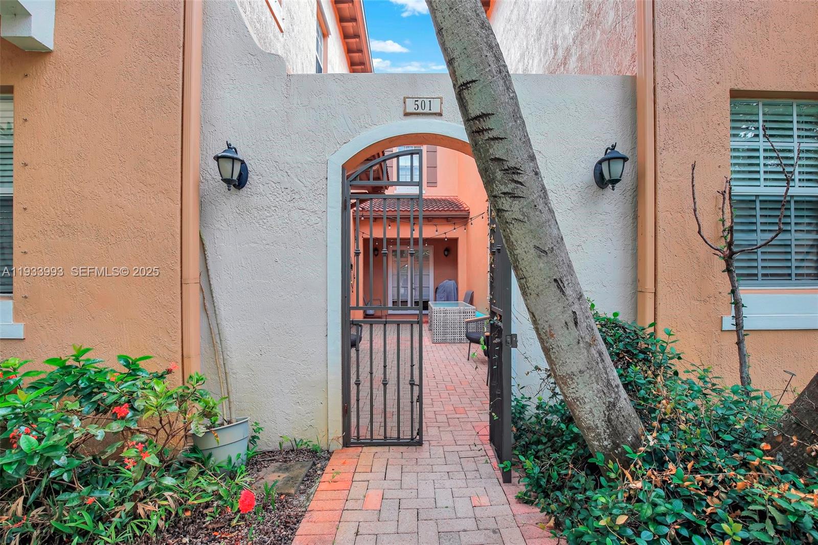 501 Southwest 146th Terrace, Unit 57 Pembroke Pines, FL 33027 - Photo 3 of 50