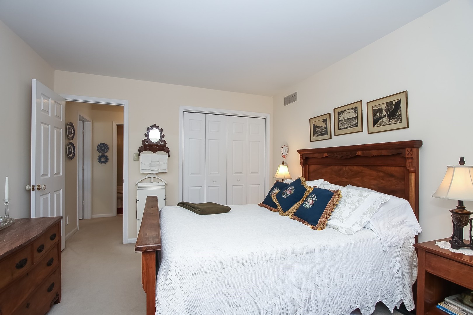 842 Oak Hill Road Lake Barrington, IL 60010 - Photo 19 of 36 a bedroom with a bed and a window