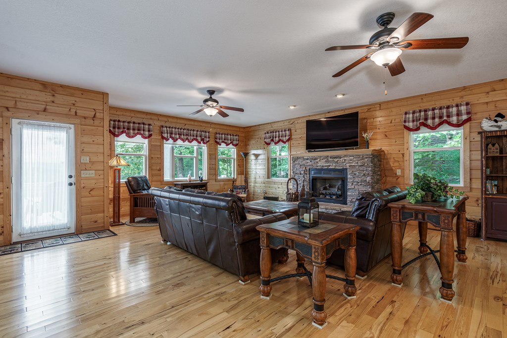 883 Village Road Murphy, NC 28906 - Photo 17 of 61