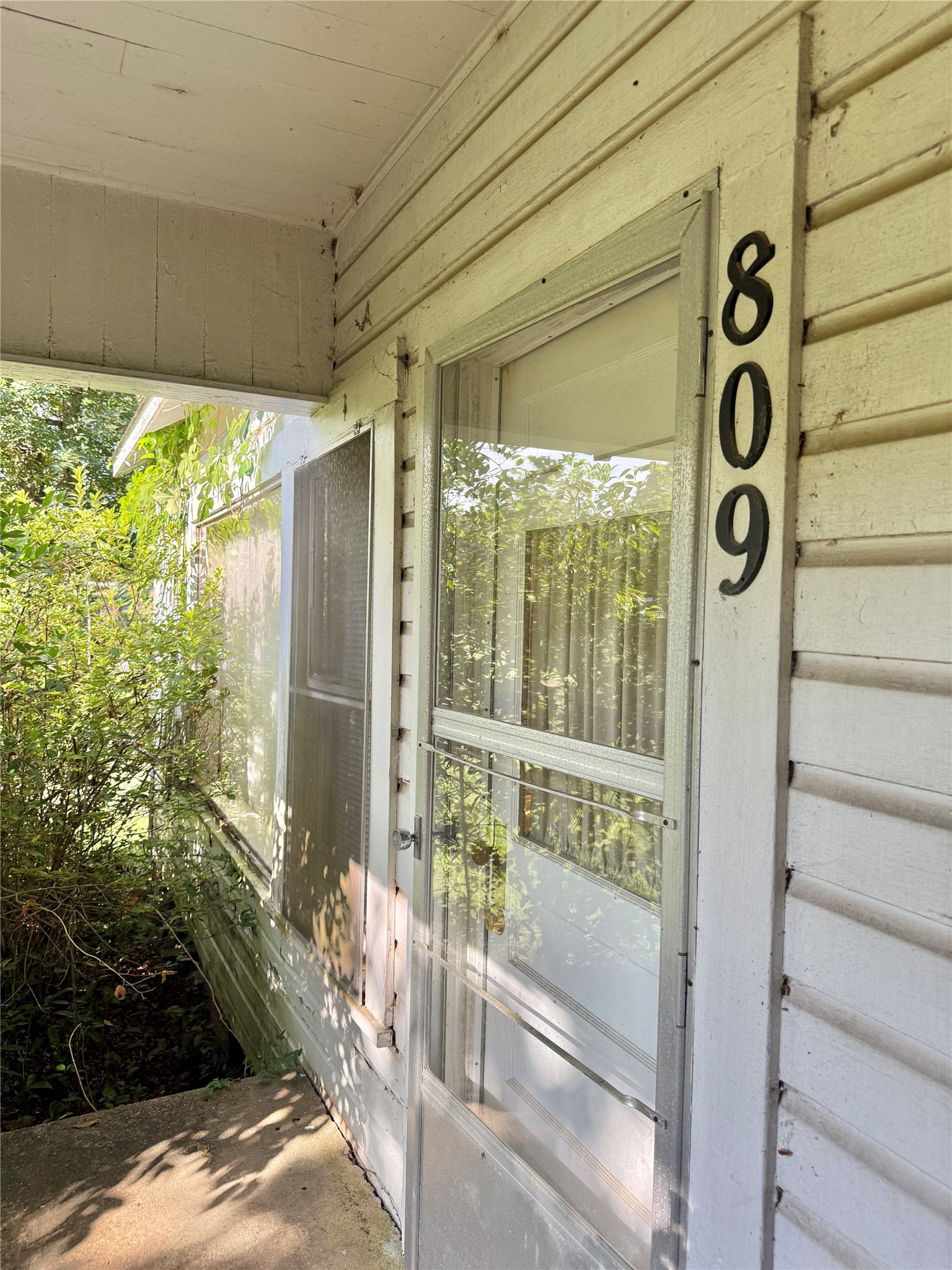 809 West Elder Street Colmesneil, TX 75938 - Photo 2 of 15