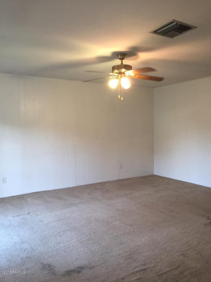 340 Rena Drive Lafayette, LA 70503 - Photo 15 of 31 340 Rena Large living room