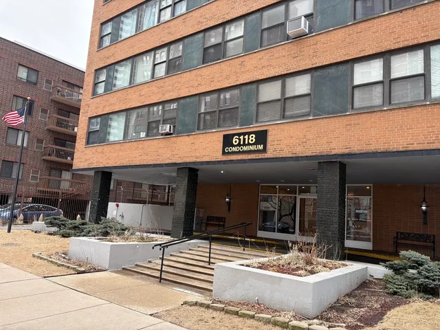 $65,000 | 6118 North Sheridan Road, Unit 206, Chicago, IL 60660