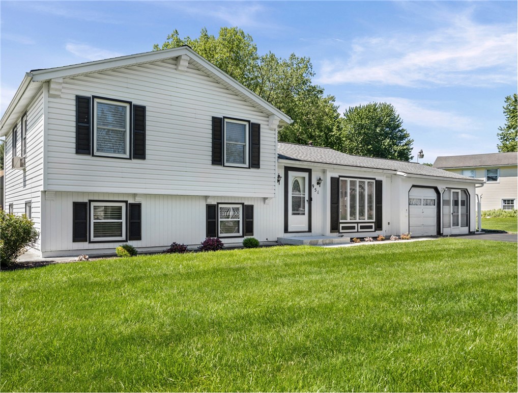 951 Copper Kettle Road Webster, NY 14580 - Photo 2 of 35
