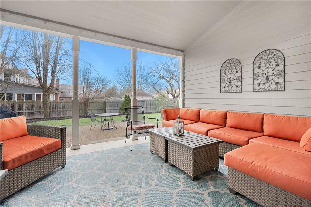 1000 River Road Beaver, PA 15009 - Photo 23 of 25 a living room with furniture and a floor to ceiling window