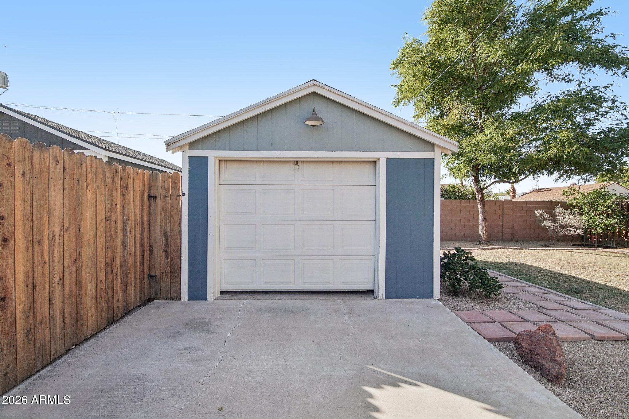 1838 North Mitchell Street Phoenix, AZ 85006 - Photo 21 of 47 32-web-or-mls-N Mitchell St-S2701-032