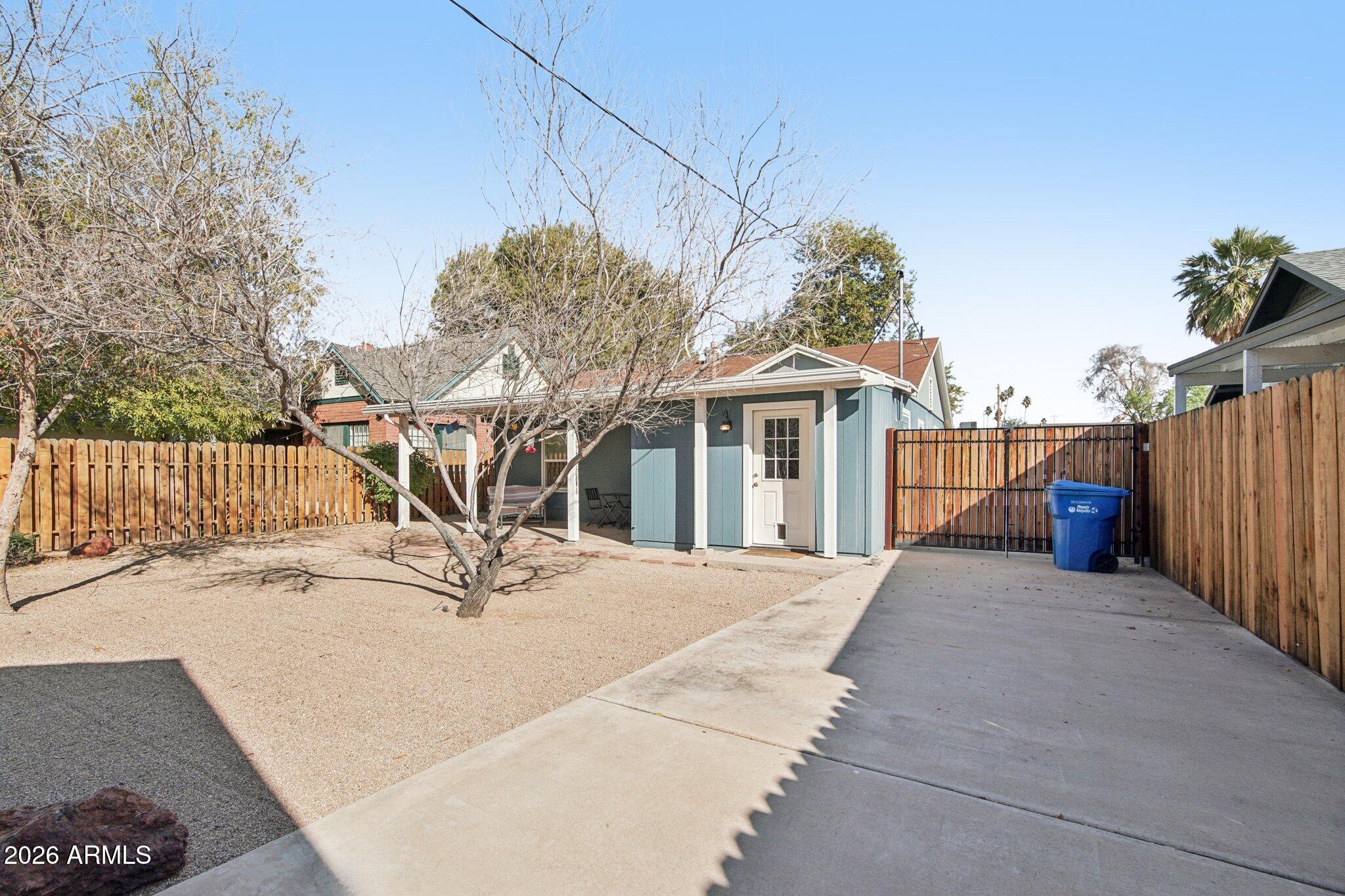 1838 North Mitchell Street Phoenix, AZ 85006 - Photo 22 of 47 26-web-or-mls-N Mitchell St-S2701-026