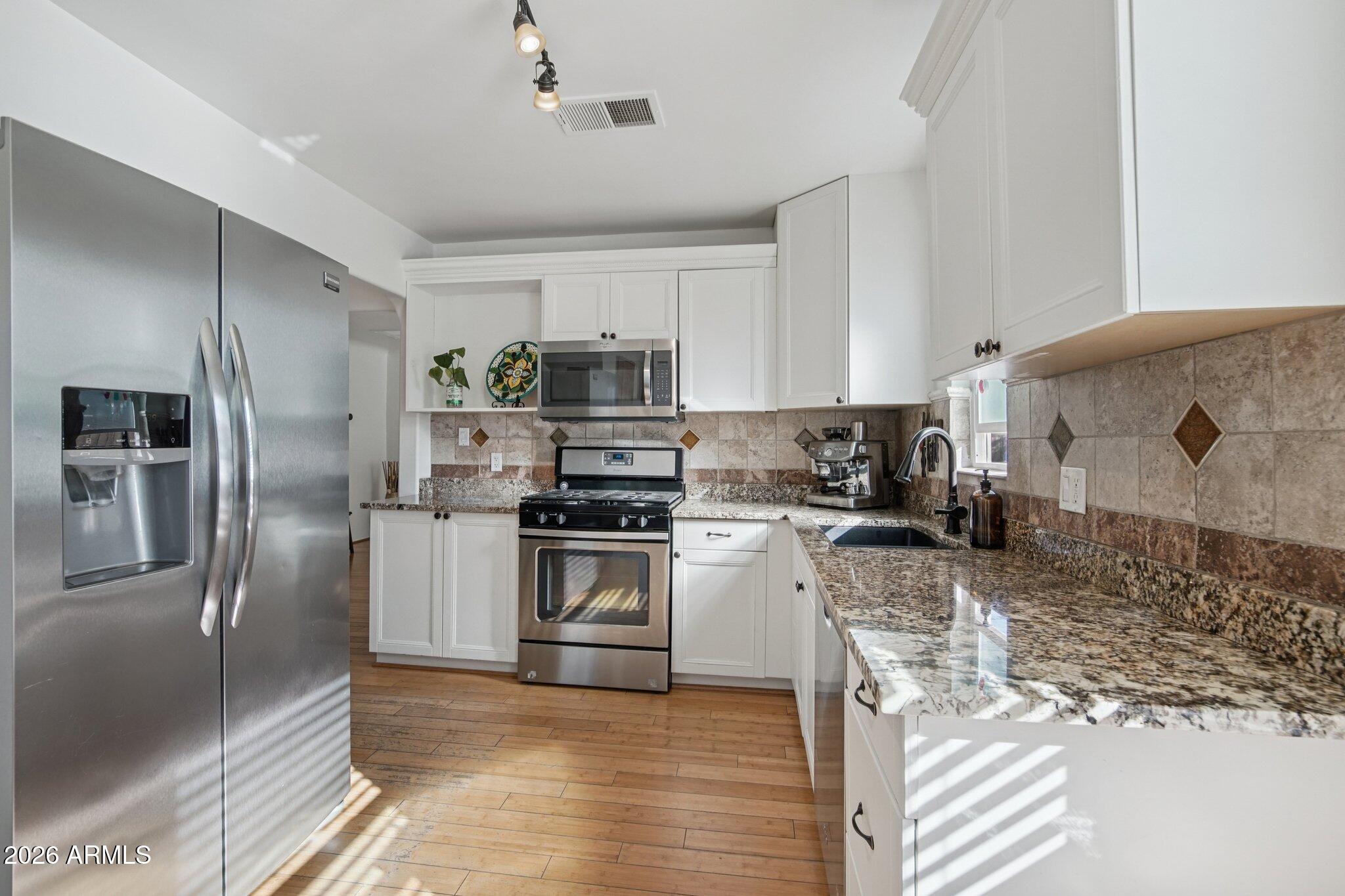 1838 North Mitchell Street Phoenix, AZ 85006 - Photo 8 of 47 12-web-or-mls-N Mitchell St-S2701-012