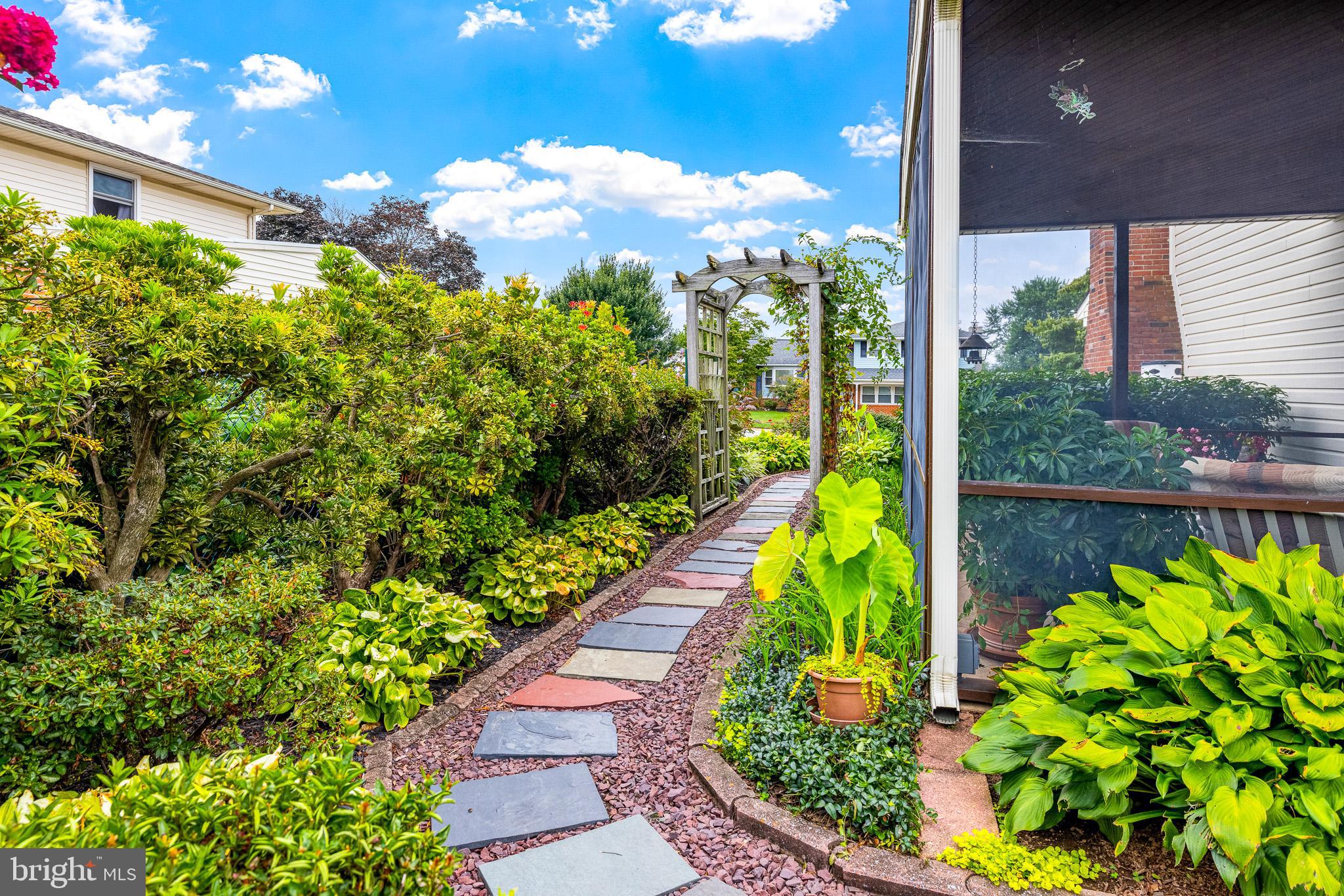 18 Whitfield Road Newark, DE 19711 - Photo 11 of 27 a view of a garden with flowers