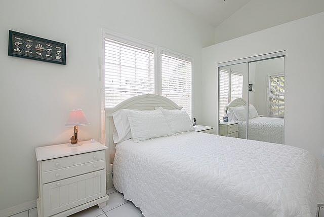 115 Burns Road Terra Ceia, FL 34250 - Photo 10 of 27