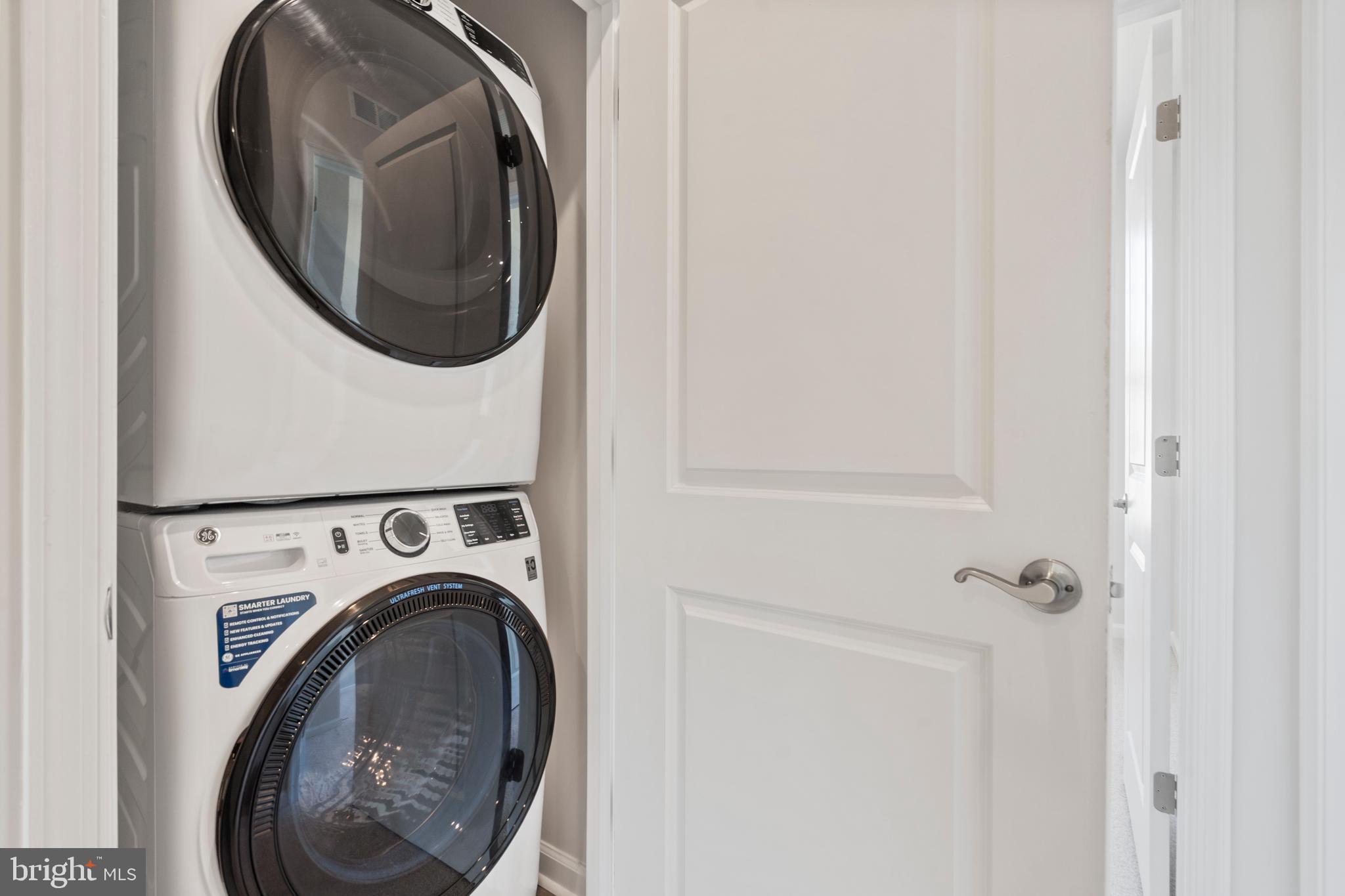 6947 Gladebrook Road Brandywine, MD 20613 - Photo 28 of 37 Washer and Dryer