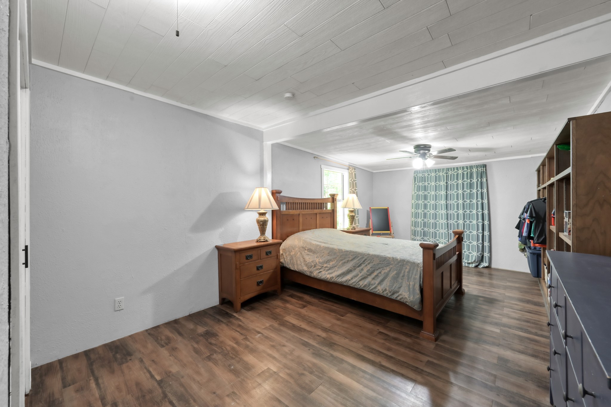 263 Travis Lane Trinity, TX 75862 - Photo 24 of 34 Oversized third bedroom and utility room