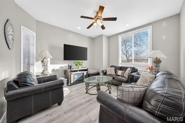 $185,000 | 28 Columbus Square Drive, St. Louis, MO 63101